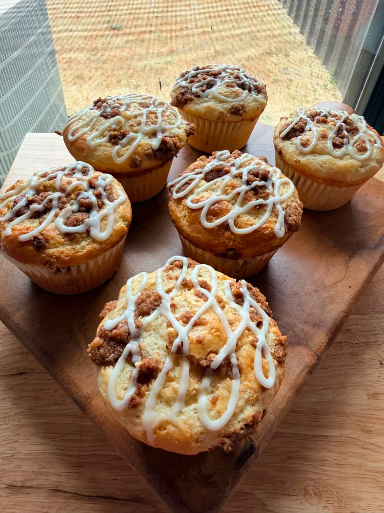 Iced pastry rolls